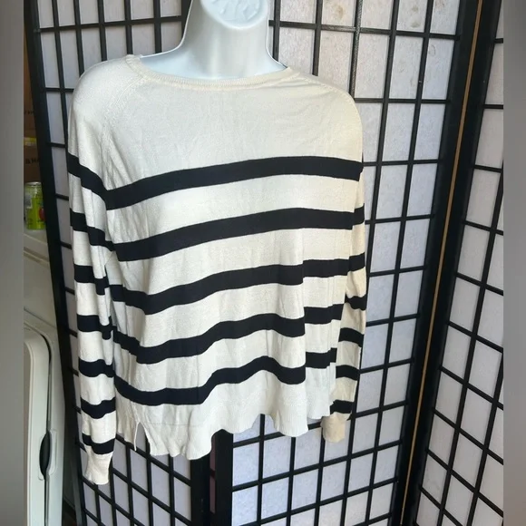 ZARA Striped Black and White Women's Top size small - Picture 3 of 7